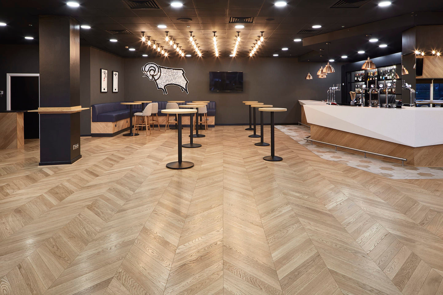 Pallido Chevron
