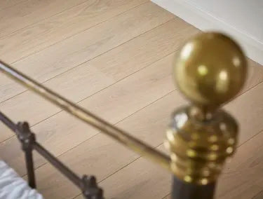 European Oak 220mm Karakter