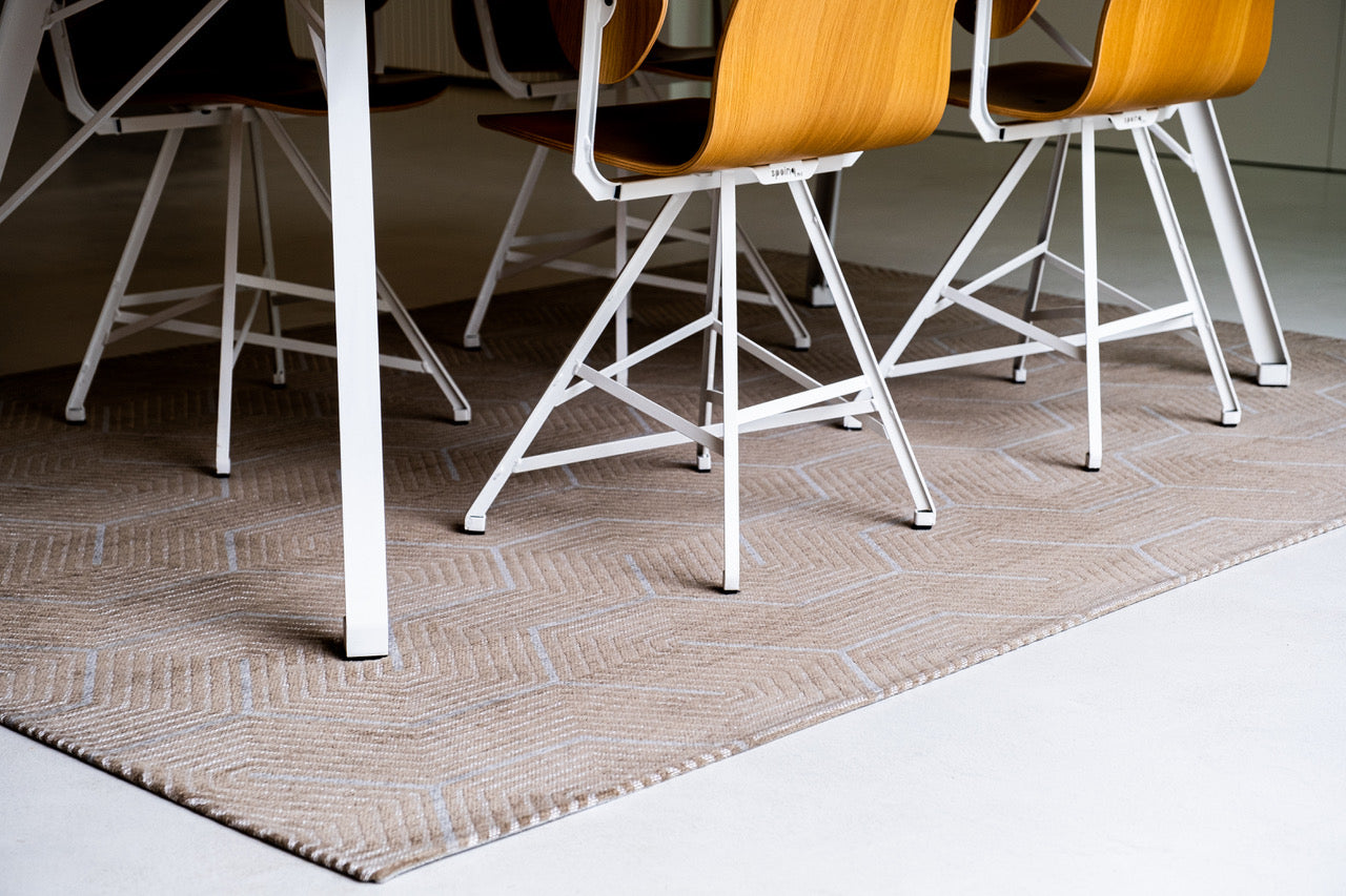 Labyrint design, Roman Beige