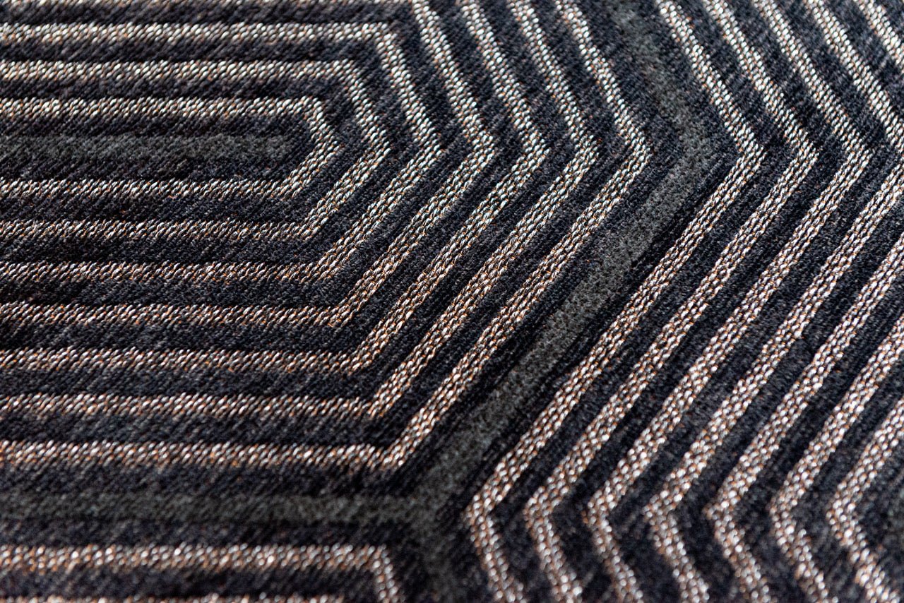 Labyrint design, Penti Svart
