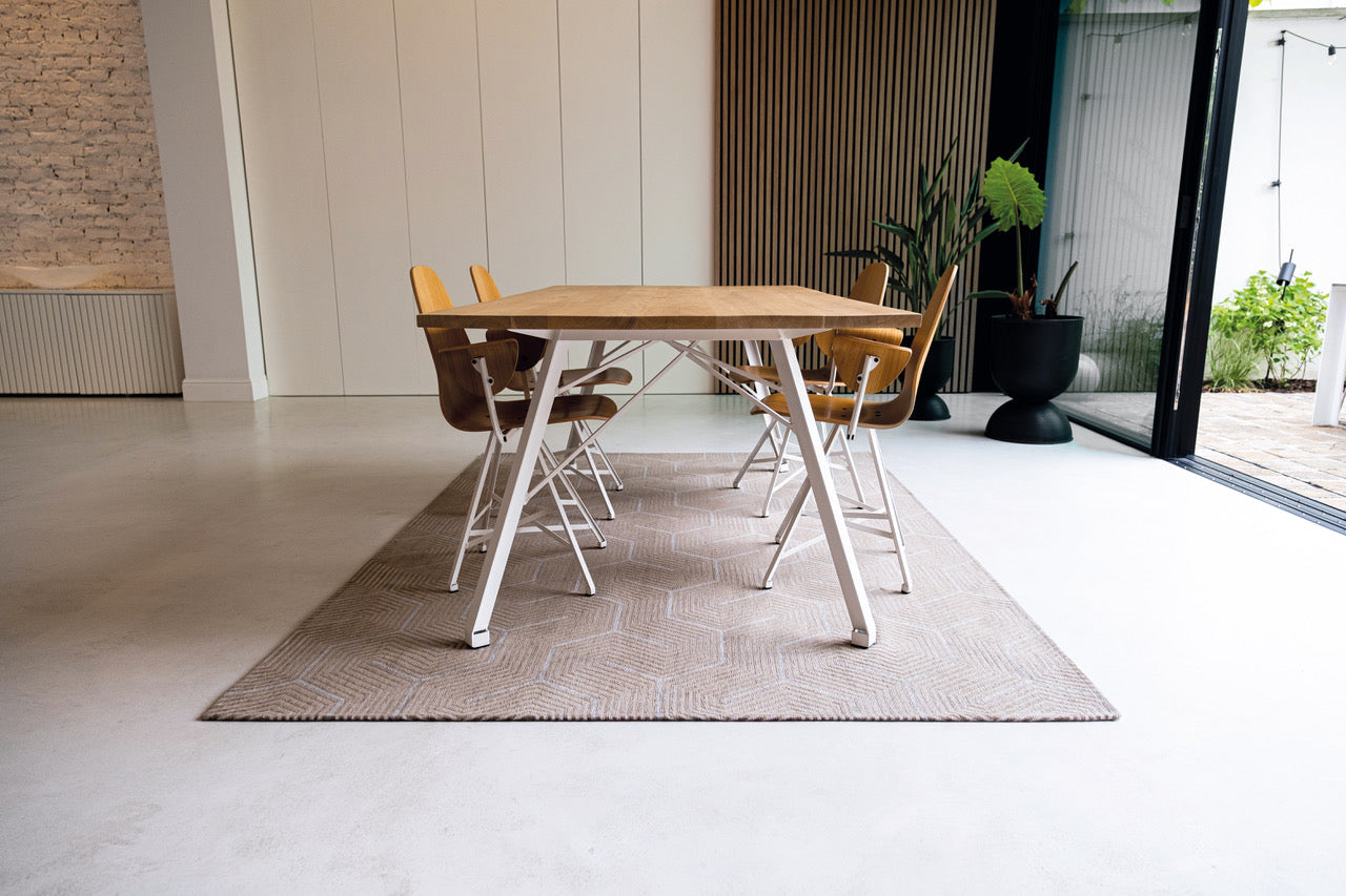 Labyrint design, Roman Beige