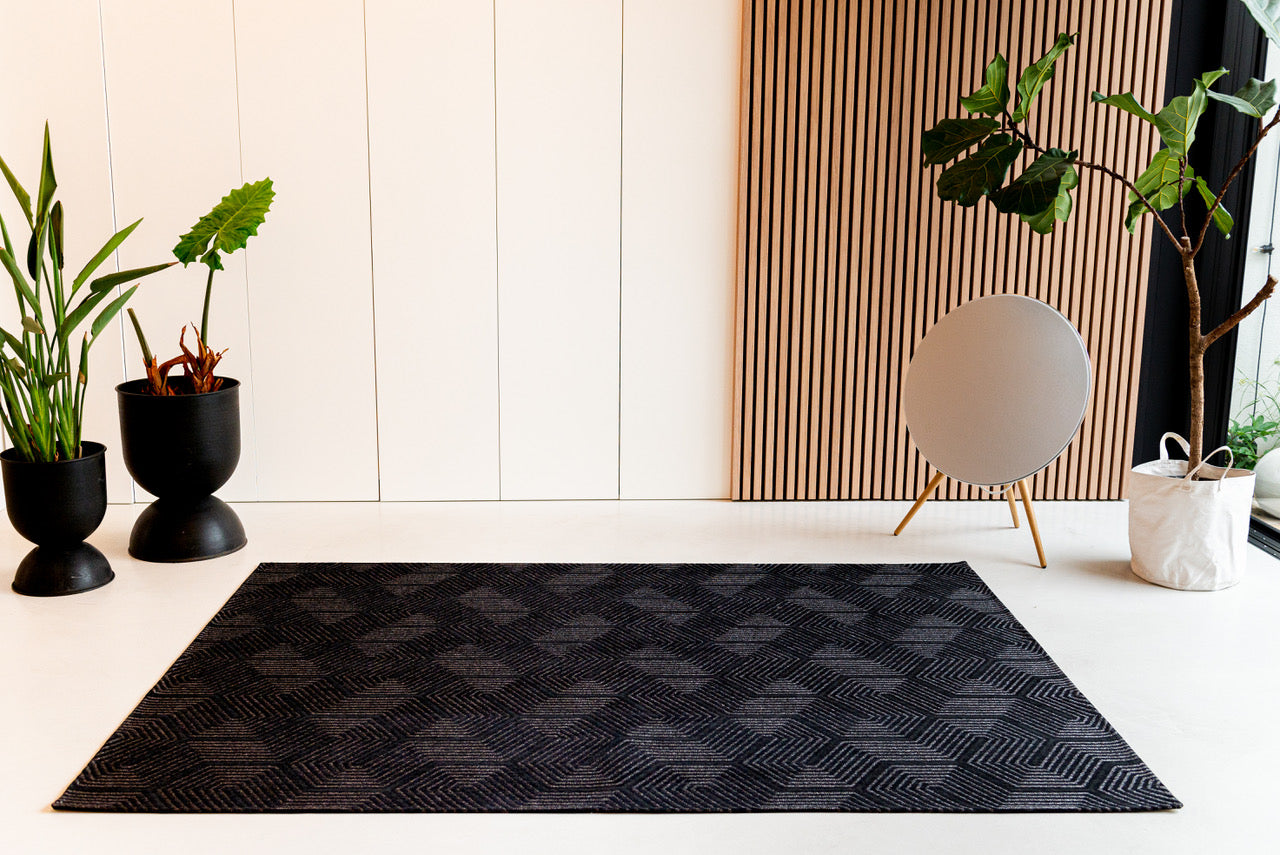 Labyrint design, Penti Svart