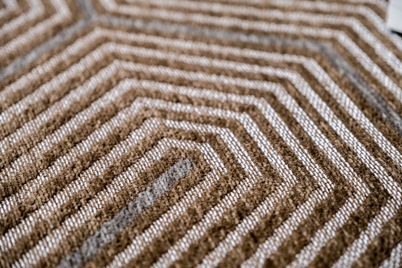 Labyrint design, Roman Beige