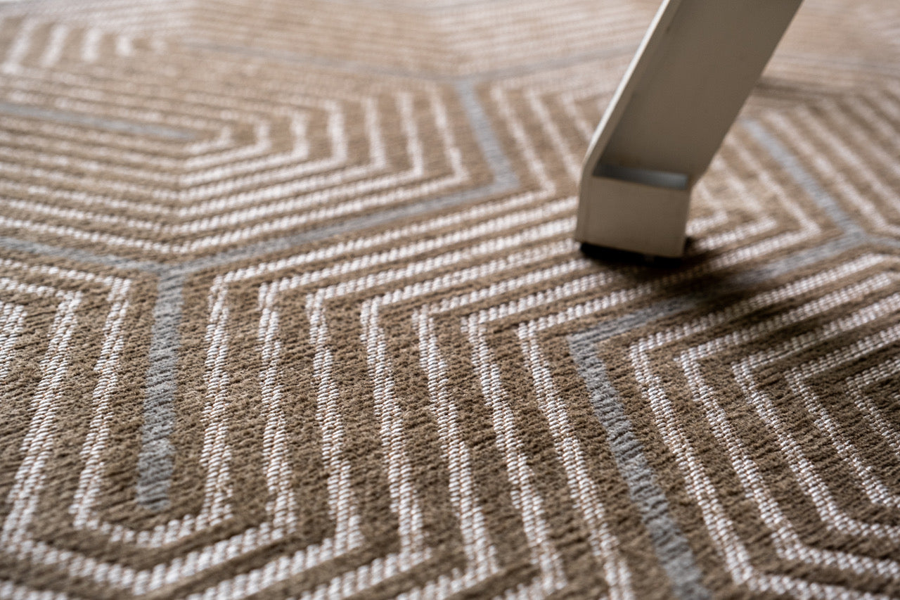 Labyrint design, Roman Beige